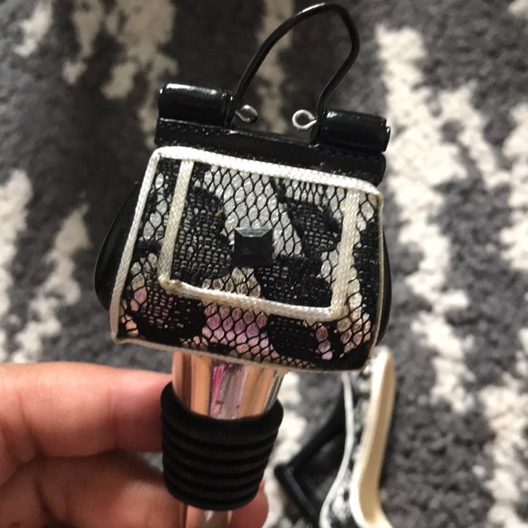 🍷 Wine Bottle Stoppers (NWOT) - Picture 3 of 4